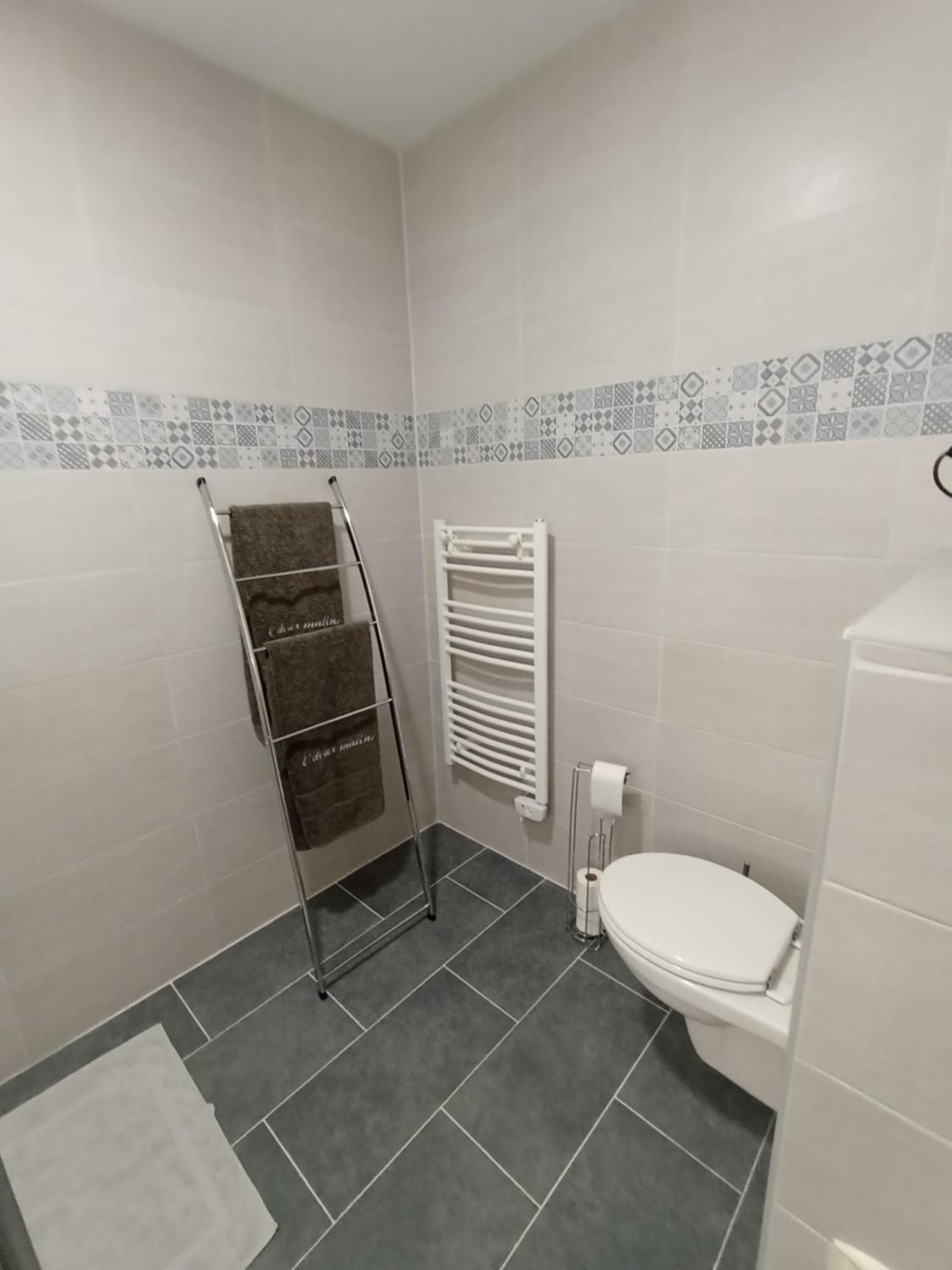 Chambres Et Tables D'Hotes " O Doux Matins " Aux Portes De Chinon Riviere  Exterior photo