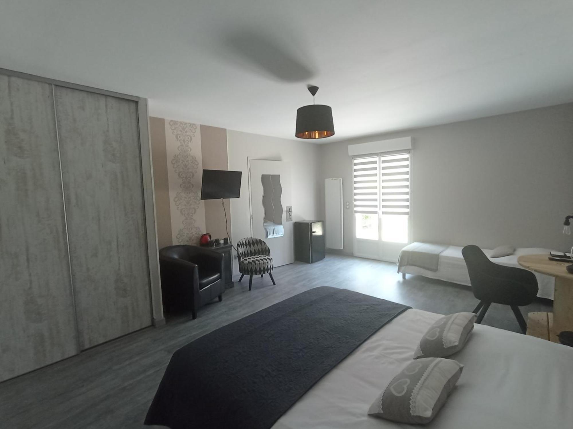Chambres Et Tables D'Hotes " O Doux Matins " Aux Portes De Chinon Riviere  Exterior photo